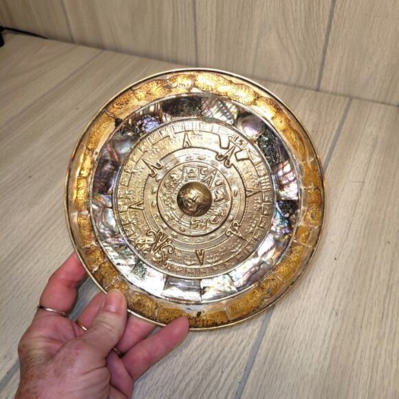 Vintage Sun Dial Silver Plated Plate With Mother Of Pearl Inlay Myan Aztec Dish - Picture 1 of 9